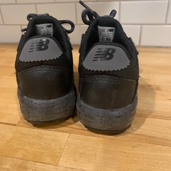 New balance kids shoes. Practically new. - Picture 2 of 5